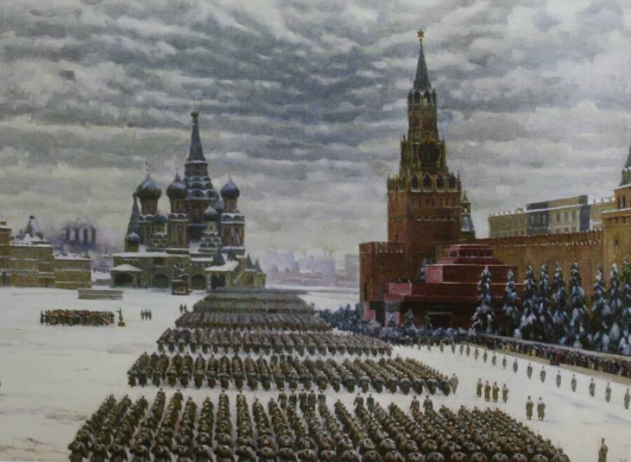 7 ноября - День воинской славы России - Парад на Красной площади (1941 год).